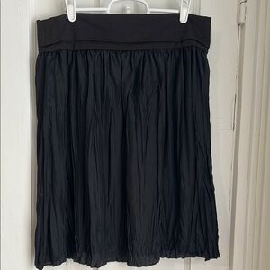 Ann Taylor Black Knee-Length Pleated Skirt